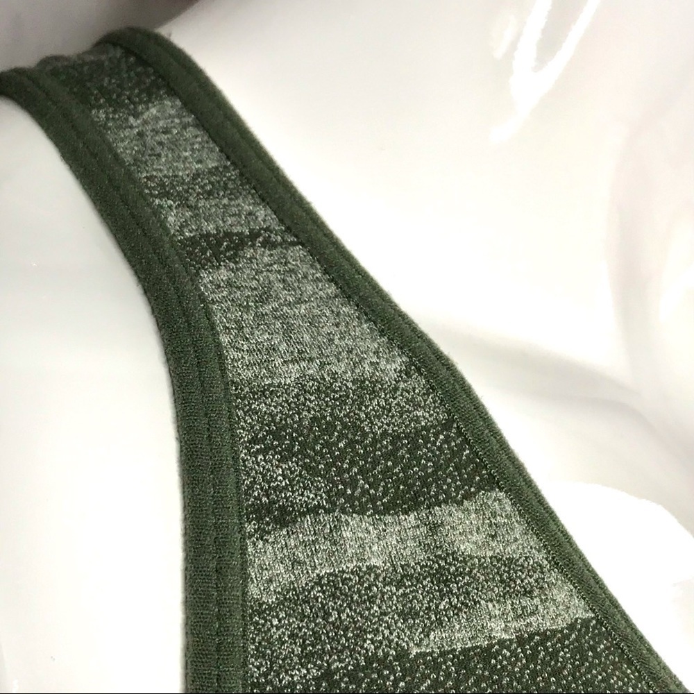 PRO FIT Seamless Olive Green Camouflage L Workout Activewear Bra Size Large - Picture 6 of 12
